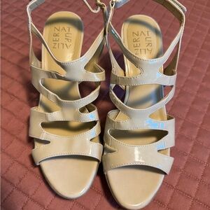 Naturalizer Women's Tan Strappy Sandals